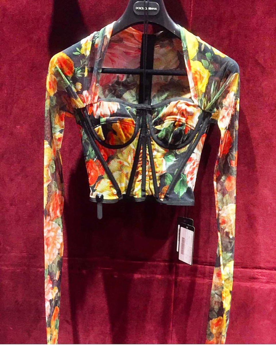 BSpinozzi's tweet photo. ♥️D&G♥️ Seductive top bustier!
#DGDNA #DGSS19 #mfwSS19 #DGBijoux #DGDevotionBag #DGGirlSS19 #DGWomenSS19 #DGStyle #DolceGabbana @dolcegabbana #DolceGabbanaCommunity #DomenicoDolce #StefanoGabbana #lamodaèbellezza #lamoreèbellezza
https://t.co/xk1D1B0iRT
https://t.co/y3ifStw4X4 https://t.co/bterZ31G1q