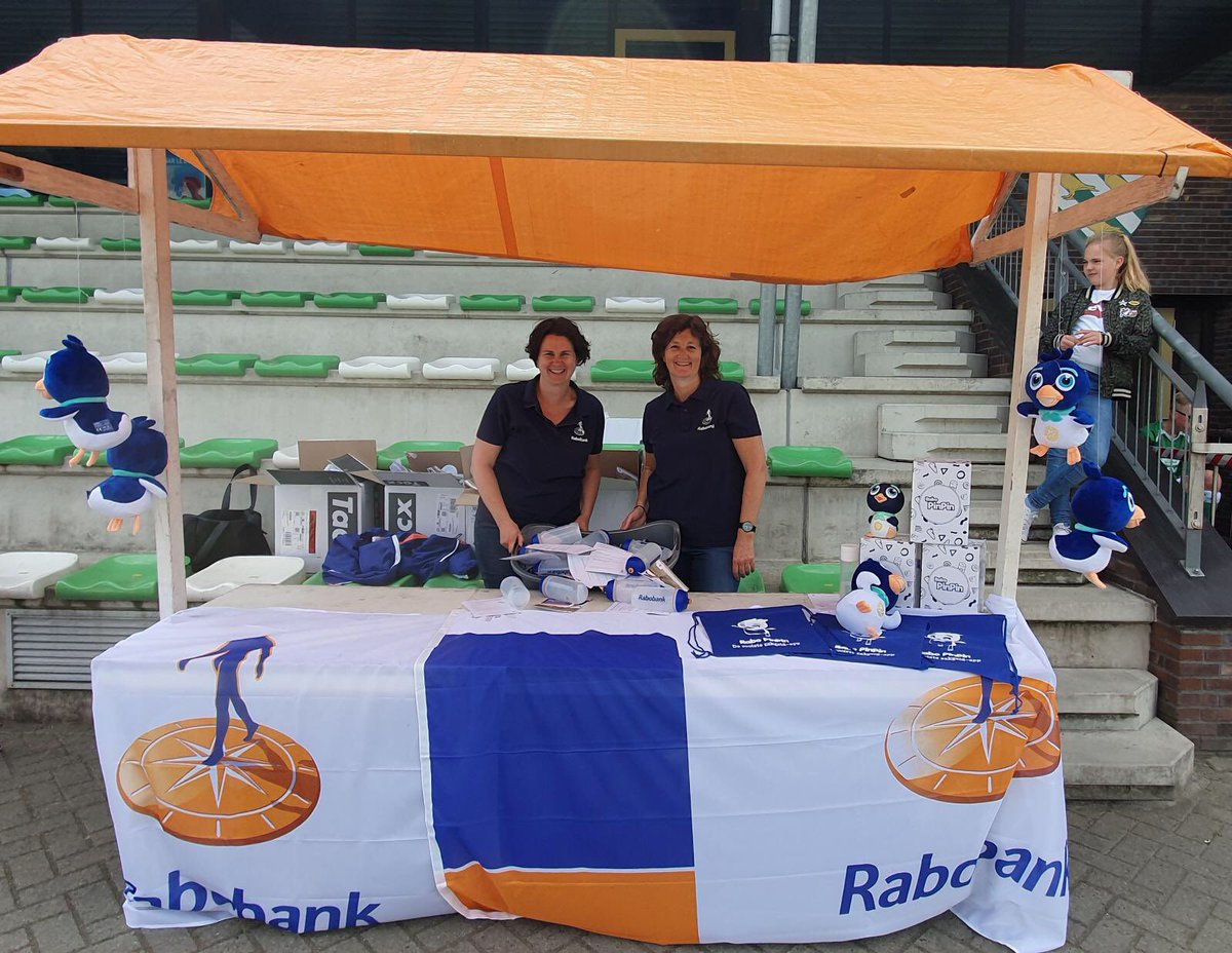arnavanwerd's tweet photo. #Pinpin was vandaag aanwezig bij het schoolvoetbaltoernooi ⚽️ @vvNwlekkerland #winactie #kaartjesEKkwalificatiewedstrijd  #Rabojongerenrekening #zakgeldapp @RabobankAV @marije_boele https://t.co/dB7km08HY1