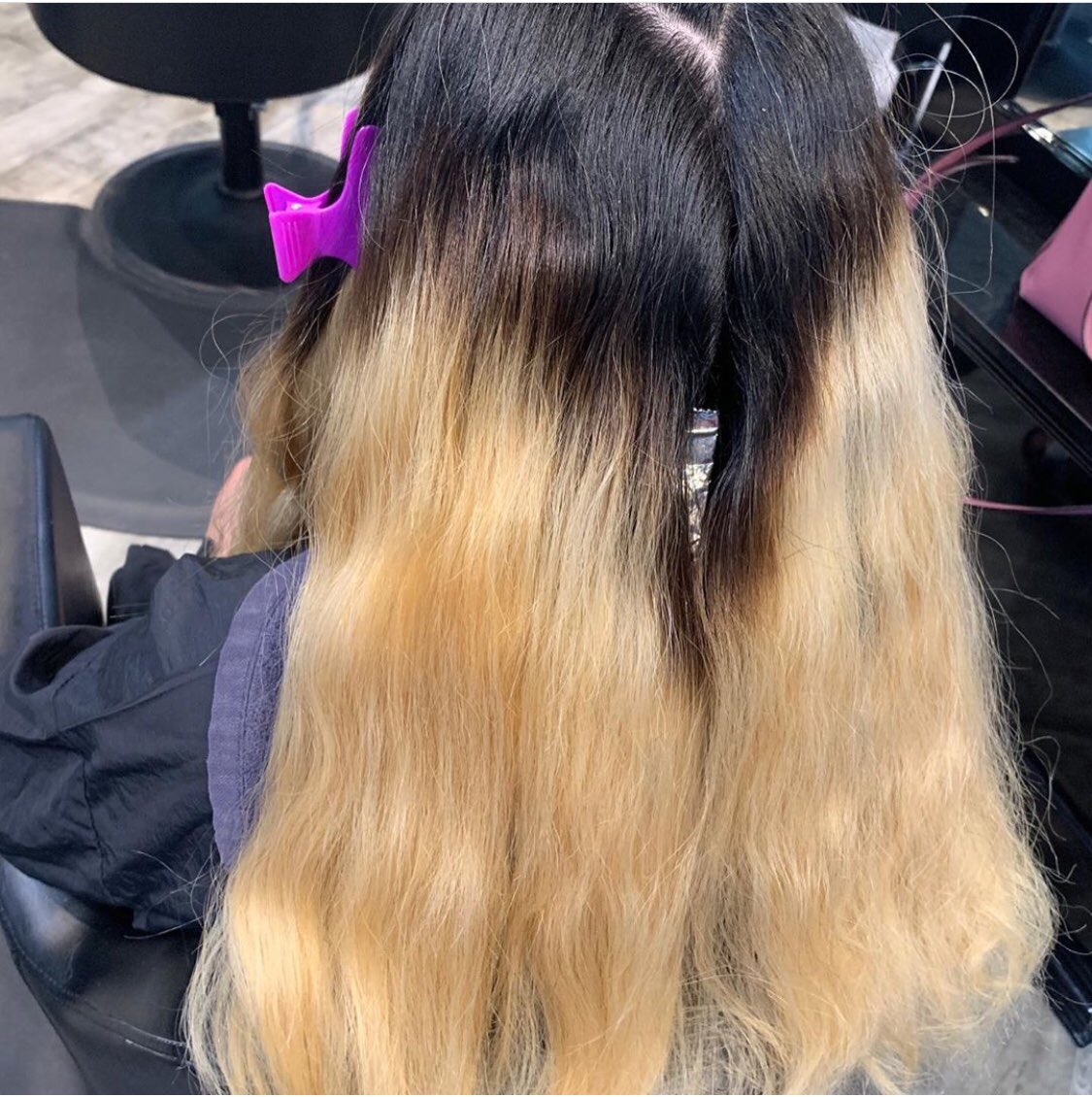 ColourKraze's tweet photo. Wednesday Transformation! Perfectly executed by @colour_kraze_barbie 💋💕💋💕💋💕
🙌🏼👏🏼🙌🏼👏🏼🙌🏼
💁🏼‍♀️🌼💁🏼‍♀️🌼💁🏼‍♀️🌼💁🏼‍♀️
#colourkrazehairstudio #blondehair #blondebalayage #highlightedbalayage #hairtransformation https://t.co/VsME4XKkBn