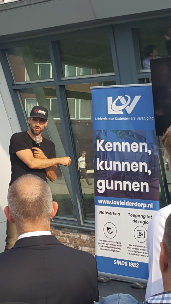 Johan_Vriesema's tweet photo. Mark Tuitert spreekt over zijn weg naar Olympisch goud in  Vancouver bij Leiderdorpse ondernemersvereniging. https://t.co/SejNuxU8Vh