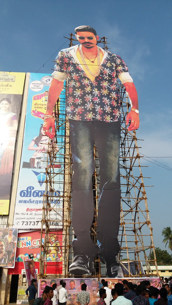 velailla_rajesh's tweet photo. React ur choice 

#WorldLargestcutout 

@dhanushkraja RT🔃

@Suriya_offl like ❤

#Marri2 vs #NGK https://t.co/uZ7GL5M0e2