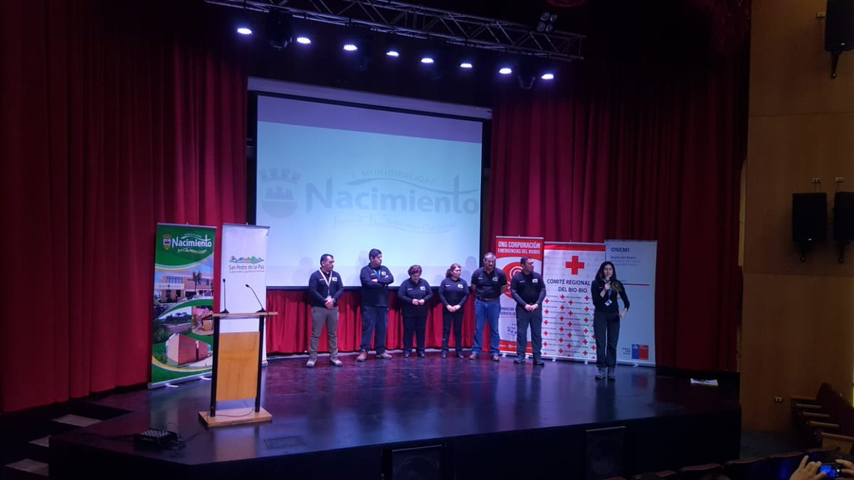 VbetancurS's tweet photo. Junto a #OnemiBioBio entregando el programa #CERTteam en la comuna de Nacimiento. La preparaciรณn ante emergencias, es una de las etapas que se deben gestionar en el ciclo del riesgo. #GRDSPP #RRD #DISEP https://t.co/cR9PyeRVpQ