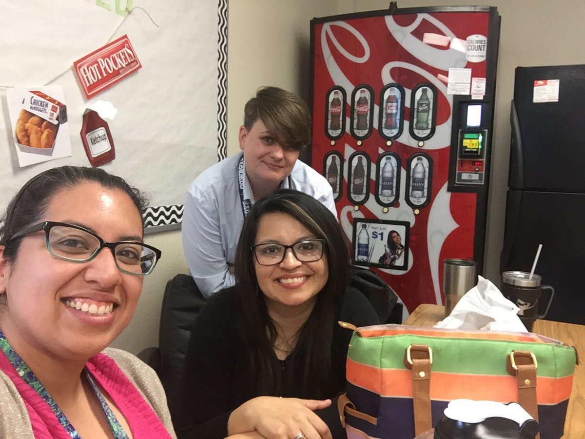 ccardenasart's tweet photo. Lunching with no working and no guilt :) #JagsBreakthrough #RomeroRowdies #RAOK #finishstrongnotwrong @TheatreJaguar @JagOrchestra https://t.co/6YIXxdyj7U