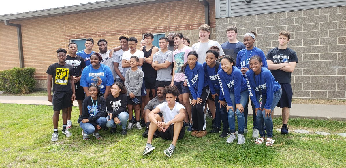 GoonRecruits's tweet photo. #GITC Goons In The Community. Thanks to the Falcons men and ladies for helping pick up and distribute library books today... servant leadership https://t.co/VWe1hVIxPm