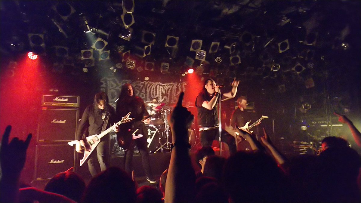 KIXXX_METAL's tweet photo. 超伝説的なメタル界ABOTT兄弟が隣同士の墓標となったというニュースを見たら、今でもAMOTT兄弟のメタルプレイを見れるっていう環境はとても貴重で幸せなんだと思う。
#AMOTT #BROTHERS #blackearth #ARCHENEMY https://t.co/Q9FaGdNA0p