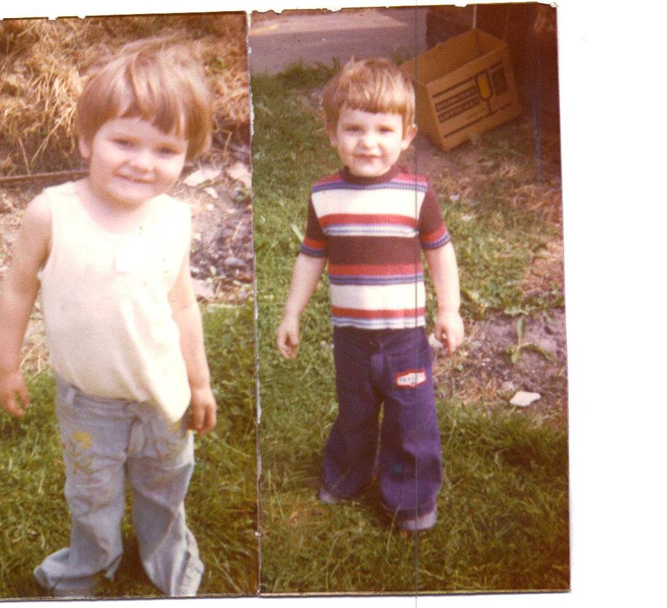 IPurfleet's tweet image. Keith and Keith's children  baby Katrana. Sharon. Mark and Sean the other photo is Sharon Mark and Sean together