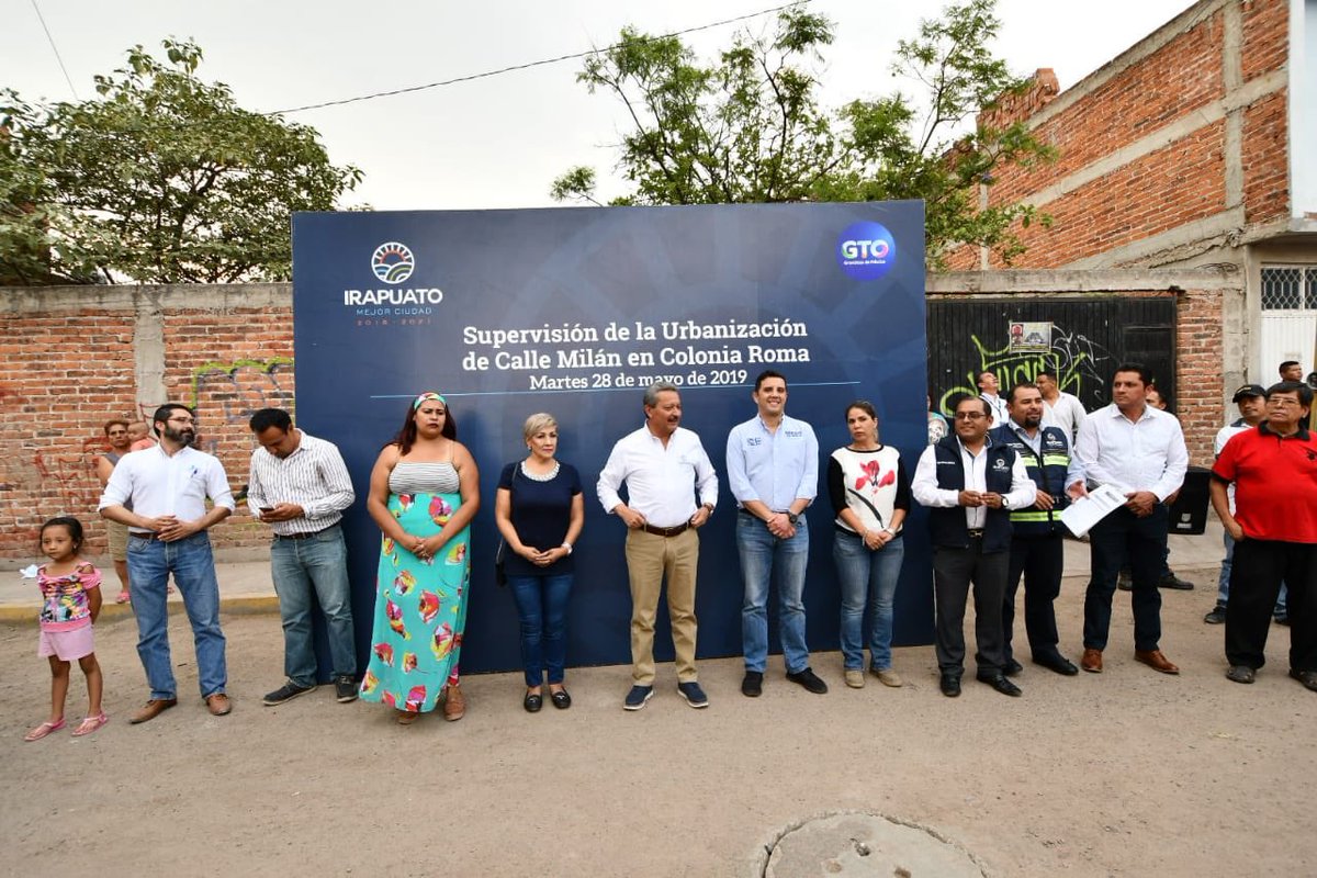 PrimerPlanoInfo's tweet photo. INVIERTEN EN MEJORA DE VIALIDADES #Irapuato @Ortiz_Irapuato @SergioAscencioB @BtoRosiles @PedroCortesZ @jonarq78  https://t.co/TyEL2tuXwG https://t.co/0srMxZMArL