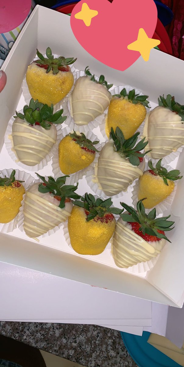 hiiambriiittttt's tweet photo. Strawberry Saturdayβs are back β€οΈ June 1st β€οΈ Place Your Order Now
Cupcakes- $15
Strawberries-$20 w/ Bling $25
Strawberry Shortcake Cake - $30
Retweet. Quote. Favorite β€οΈ One Person Will Receive a Free Dozen
#TheSweetestBitee https://t.co/oZ3y5s7KdW
