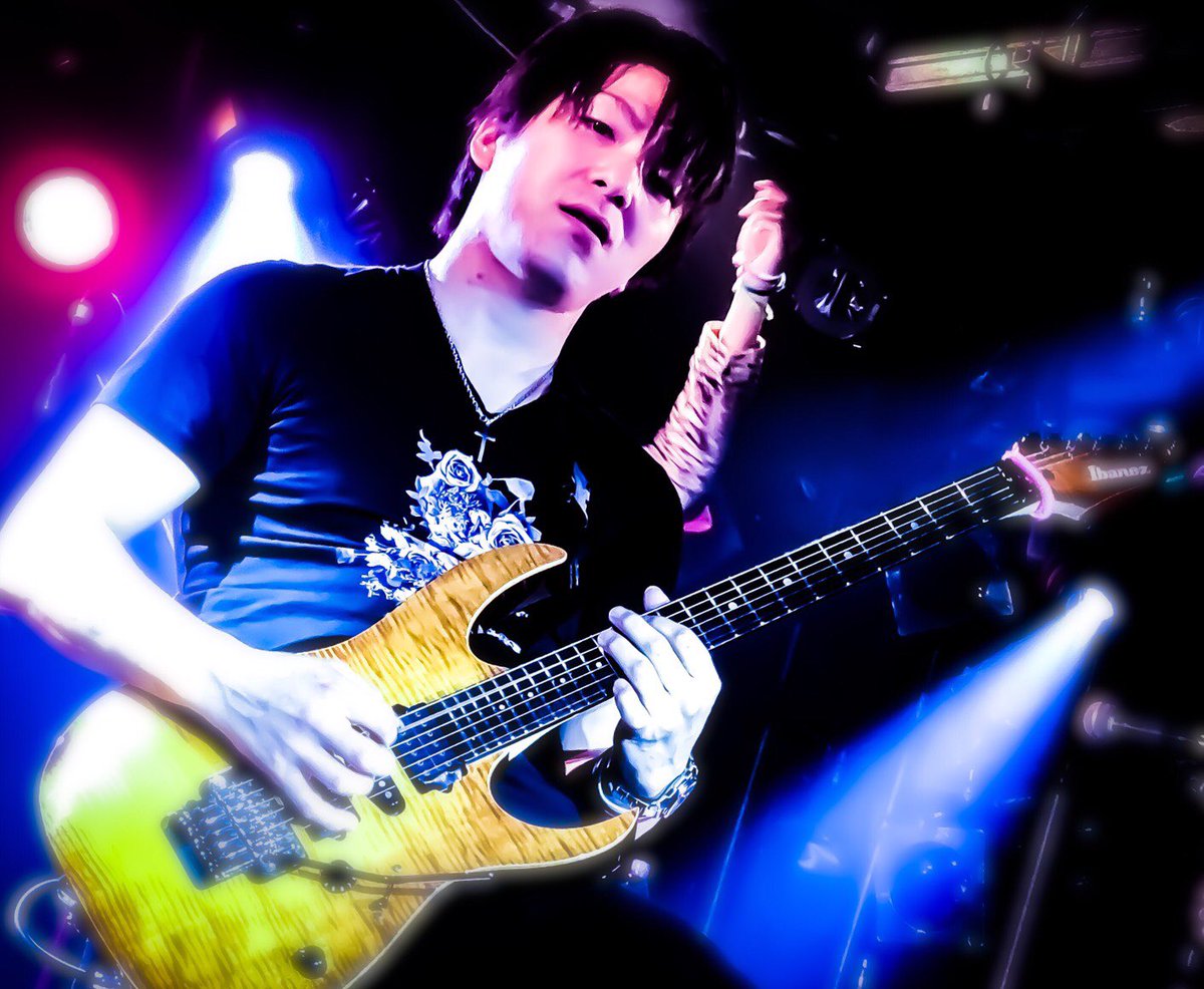 Velf1108's tweet photo. [ご報告]
活休前ラストライブ本当にありがとうございました。
多くの人達に出会い支えてもらっていた事を改めて感じる時間でした。

もうあまり多くは語りません。
「感謝」この言葉が僕らにとって全てです。

またいつか皆さんの前に姿を見せる時は、更に進化してステージ立ちます。 https://t.co/1cl766de48
