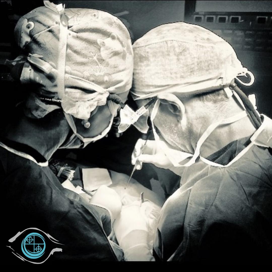 Specialista in Oftalmologia il Dr. Francesco Bernardini si è formato professionalmente negli Stati Uniti dove ha svolto una Fellowship Chirurgica di due anni presso l’università di Cincinnati, Ohio.
oculoplasticabernardini.it/5095-testimoni…

FB: facebook.com/oculoplasticab…
IG: instagram.com/bernardiniocul…