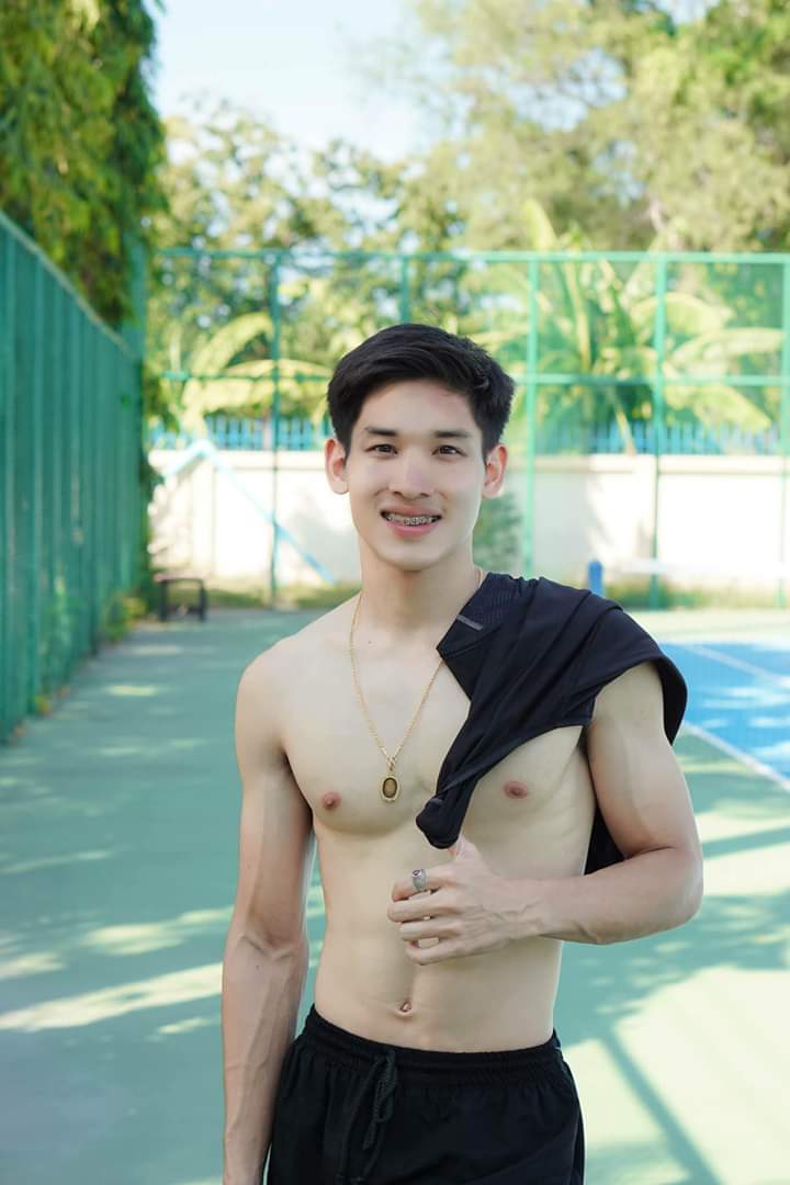 tumtam5565's tweet photo. ก็เธอน่ารัก เราเลยอยากชวนเธอมานั่งพักข้างๆเรา😎😎😎 #ผัวใหม่ในอนาคต https://t.co/PQVvS7OpMS