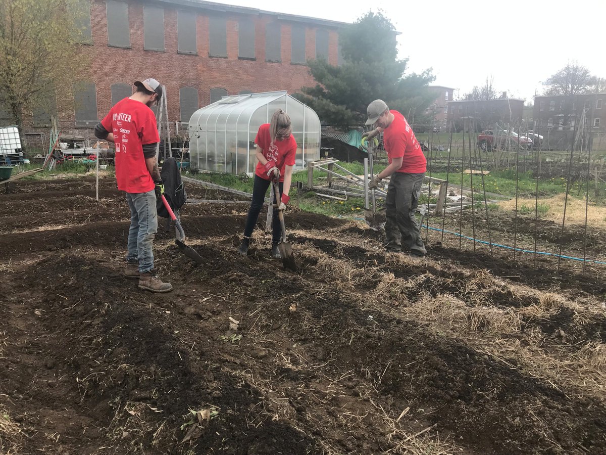 Some of our crew helping out at the annual day of Caring <a href="/UWCentralNB/">United Way Central NB</a> last week.