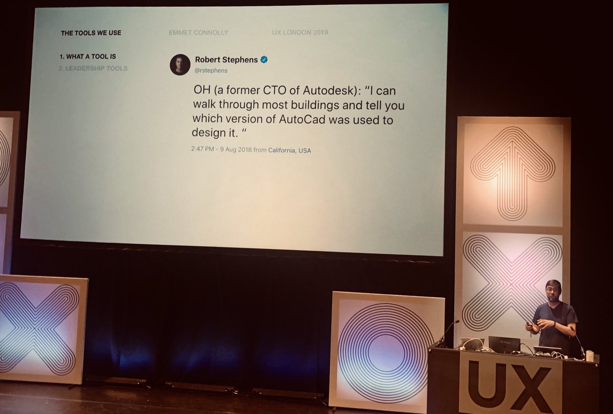 Emmet Connolly z Intercomu varuje před skrytýmy zkresleními, které do projektu přináší použité nástroje. #uxlondon