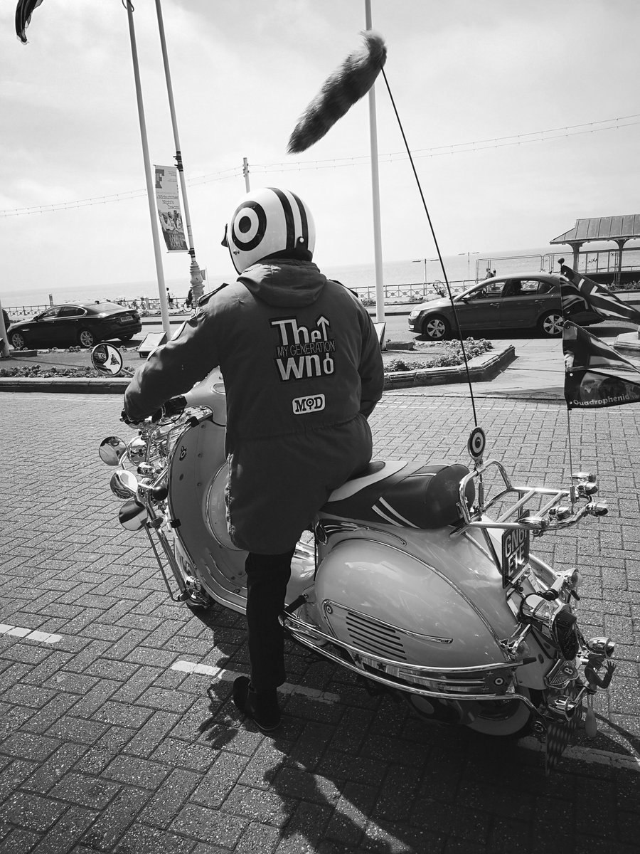 GraphicsHosch's tweet image. This one is deffo going on canvas #wallart #photos #brighton #scooters #largeformat #largeformatprinting #memories