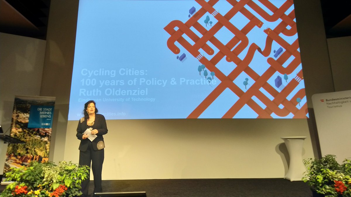 radgipfel's tweet photo. Finale Keynote am #radgipfel2019 von Ruth Oldenziel: 100 Jahre #Fahrradkultur und was wir für die Zukunft lernen können. https://t.co/SNlA1PoFgV