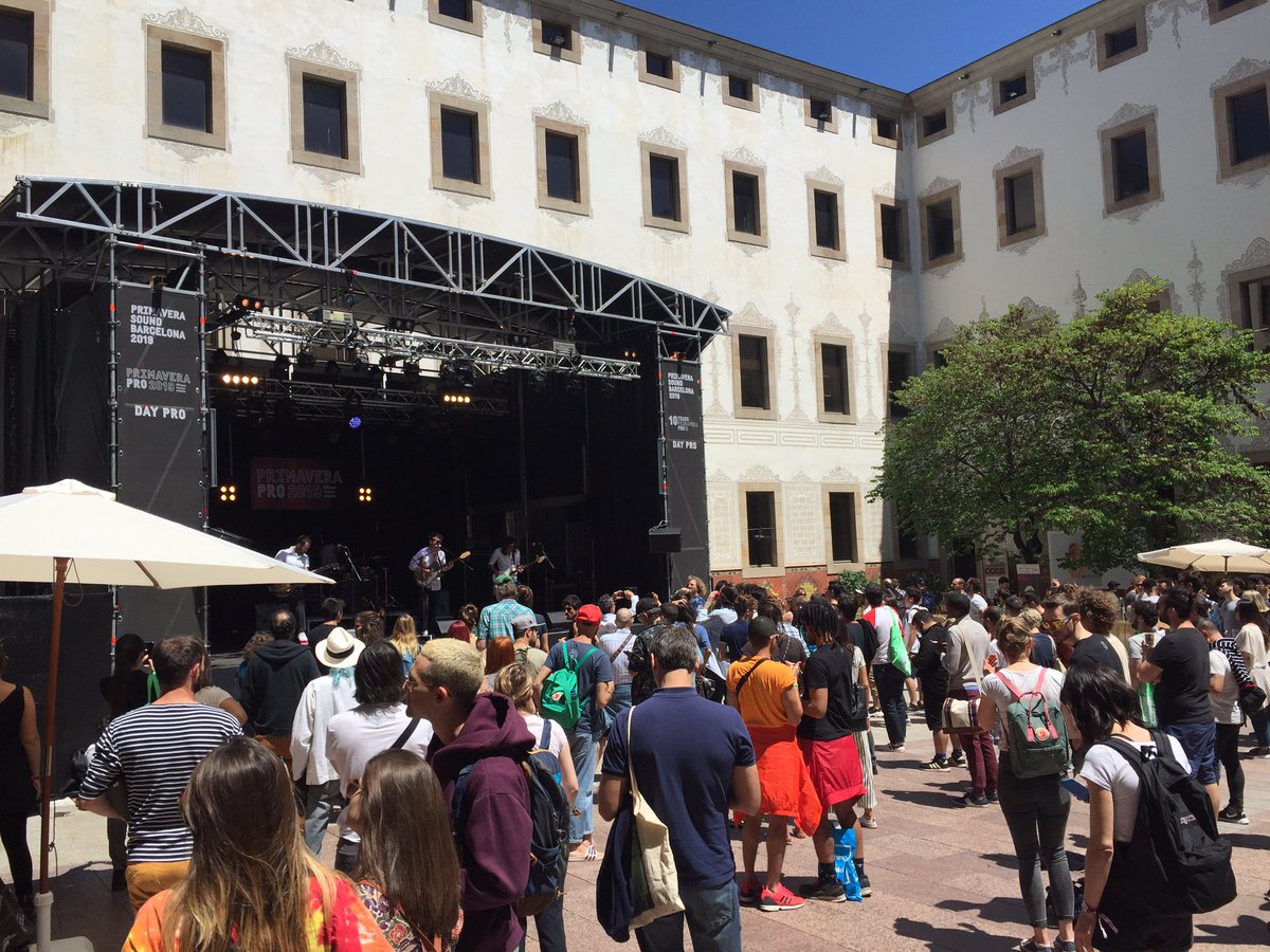 ultrasonica_ita's tweet photo. Inizia anche il PRIMAVERA PRO 2019 @Primavera_Sound @cececebe #wheremusicmeets con LORENA ÁLVAREZ e CONTTRA @PrimaveraPro #primaverasound2019 #ps2019 https://t.co/jlcEG45XKW