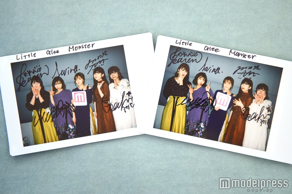modelpress's tweet photo. 【プレゼント😍】

#リトグリ さん直筆サイン入りチェキを2名様に🎁

①モデルプレスをフォロー＆このツイートをRT
②このツイートにリプ
で応募完了✌

6/12 22時〆切！当選通知はDMにて💌

インタビューはこちら🔻 
https://t.co/2sfFLvWQYb

#君に届くまで #LittleGleeMonster @LittleGleeMonst https://t.co/sIR9JmuY0H