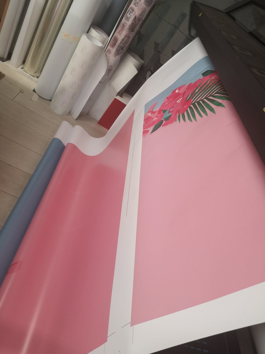 GraphicsHosch's tweet image. Seeing pink today 👀 #largeformatprint #exhibitions #exhibitiongraphics #vinyls #graphics #events
