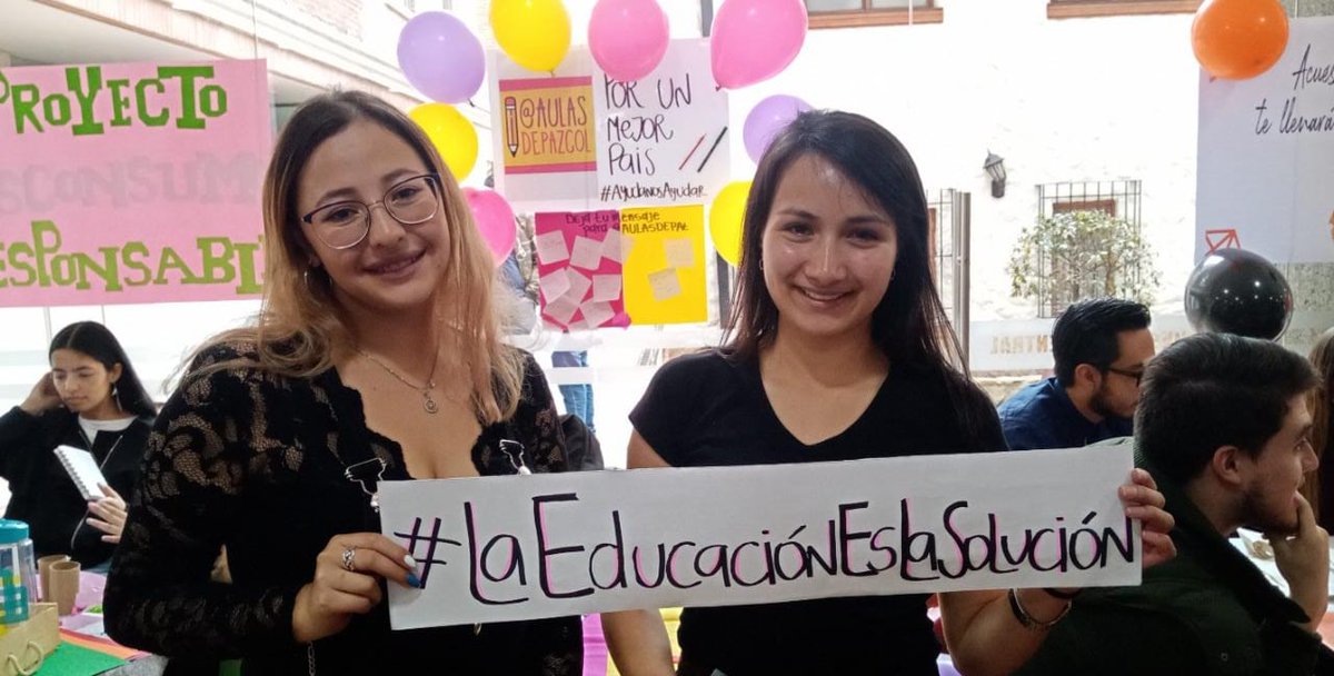 Ayer estuvimos en la <a href="/ucentralbogota/">Universidad Central</a> en la feria de recolección de útiles para los niños de #AulasRíoPaz . Aquí les dejamos un poco de lo que vivimos al ver que #LaEducaciónEsLaSolución