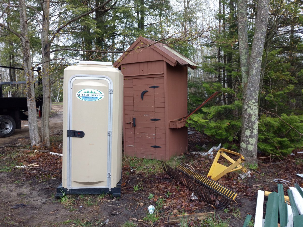AtYourServiceP1's tweet photo. #AYSP #portabletoilets https://t.co/2uLrLL4PBY