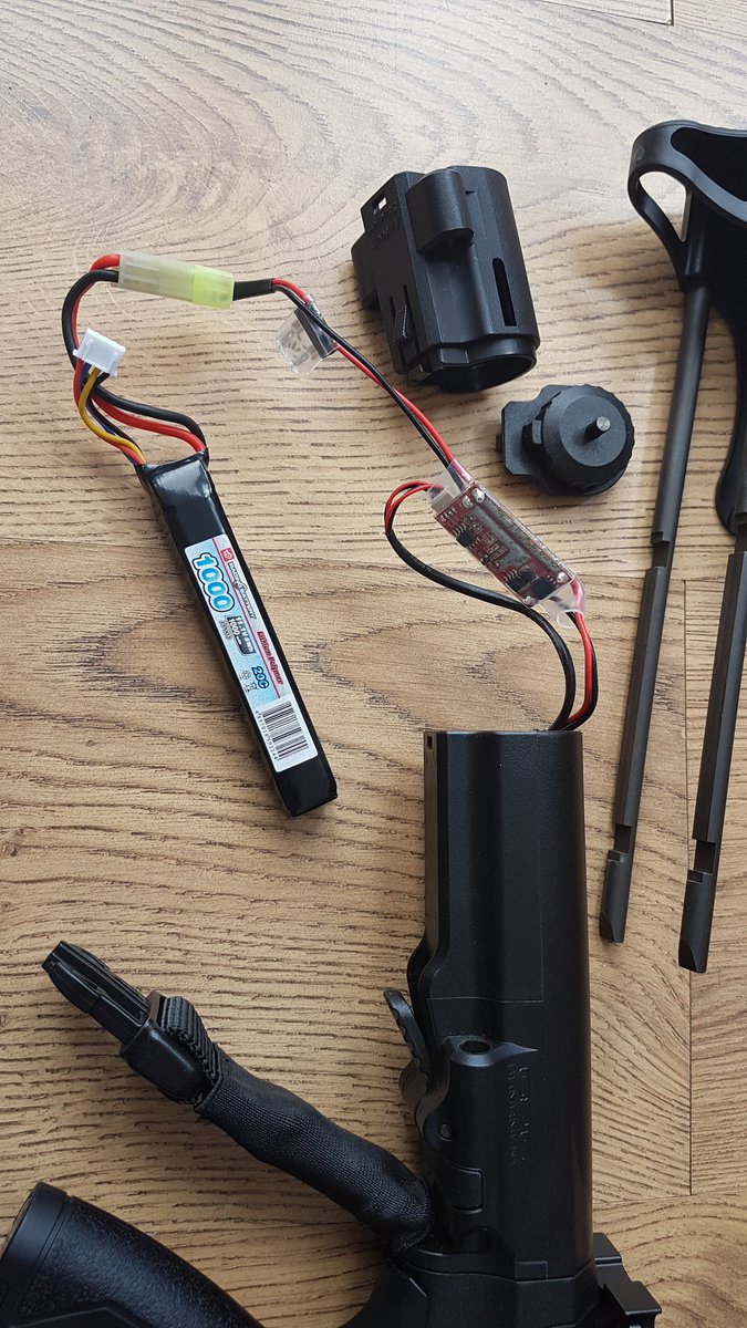 BespinBetrayal's tweet photo. Battery space is a pain! #G&amp;GArmament #Raider2.0e https://t.co/BS3CQ7N7pc