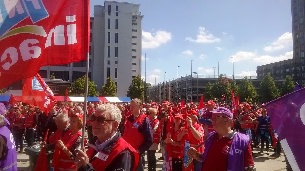 robert_limbach's tweet image. 🍅🍅🍅🍅
En natuurlijk is #SPLandgraaf ook aanwezig op de actiebijeenkomst in Eindhoven van #FNV, #CNV #unionpower  #samensterk  #goedpensioen💪🏻🍅