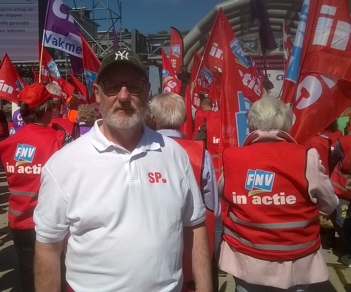 robert_limbach's tweet image. 🍅🍅🍅🍅
En natuurlijk is #SPLandgraaf ook aanwezig op de actiebijeenkomst in Eindhoven van #FNV, #CNV #unionpower  #samensterk  #goedpensioen💪🏻🍅