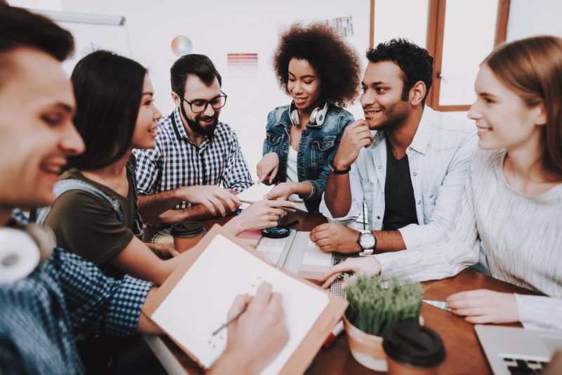 chvanasseldonk's tweet photo. Denk jij ook? Hoe meer je investeert in je #medewerkers, hoe meer ze zich ontwikkelen en hoe eerder ze vervolgstappen maken en je #team verlaten. https://t.co/WcMiACsE05 https://t.co/scoWcpRrMM