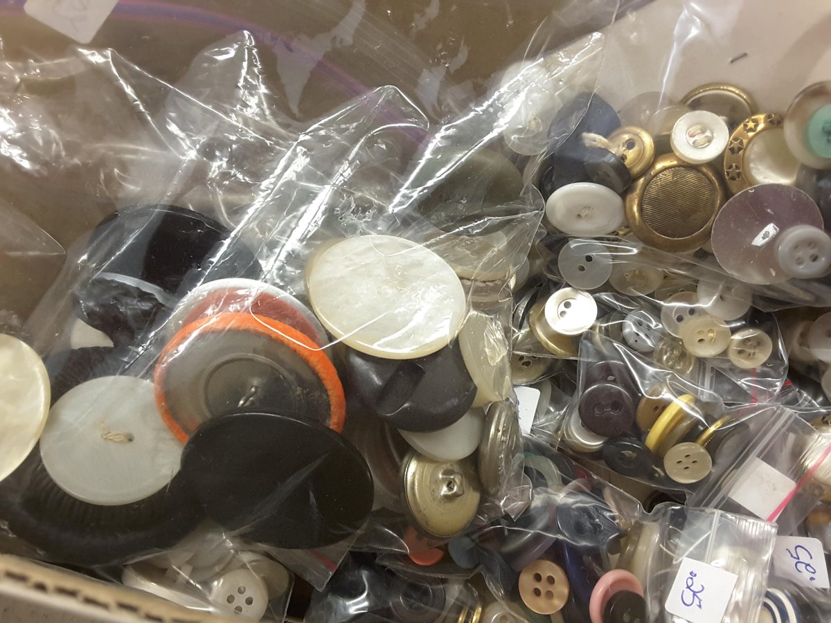 SCCSThriftStore's tweet photo. Friends and buttons hold everything together. From large to small to colourful, we have several buttons to choose from for your creative endeavours! #sew #buttons #sewbuttons #thriftstore #thriftstorefinds #thriftingonthecoastbc #sunshinecoastbc   #gibsonsbc #secondhandstore https://t.co/wdFB9URVF4