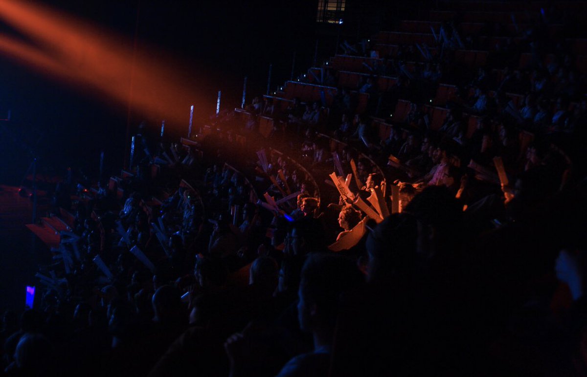 dianeyes_'s tweet photo. Les lumières de scènes 🧨
[ 📸 photos pour @RushEsport à la #LES18 et #GA19 ] https://t.co/YIlfwXkPw9
