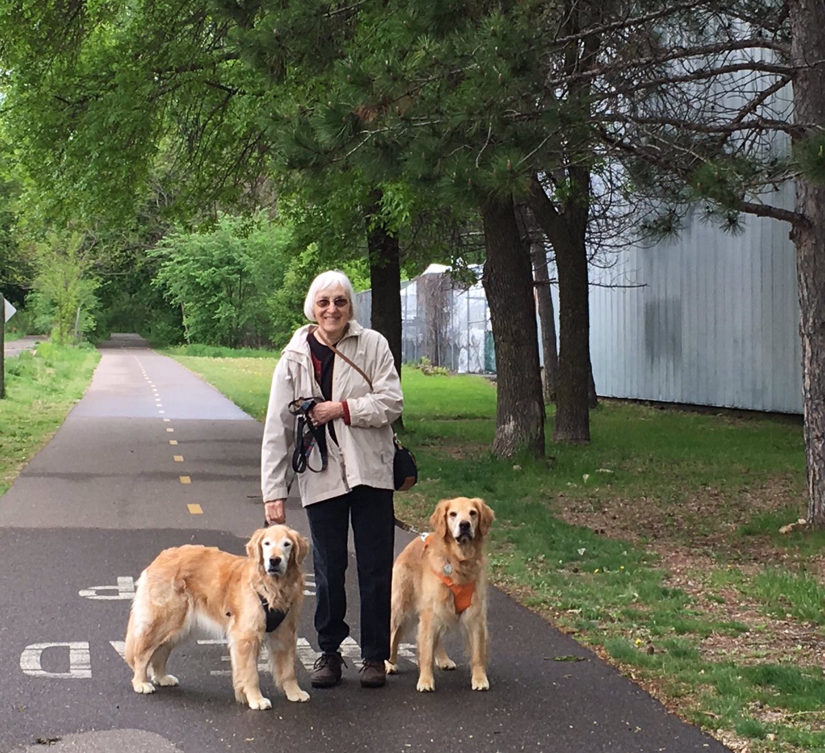 darbijothegoldn's tweet image. We had a nice walk and lunch with Momma’s Aunt, look at us being all good girls ’n’ stuff! #walkgently