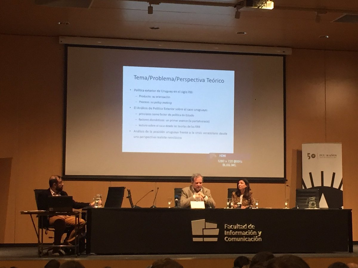 luciauru's tweet photo. En el panel de Política Exterior con @CamiloLpzBrn y Carlos Luján. @magdabasv #jornadasrrii Muchas gracias @FDerUdelar y @FicUdelar por estas instancias https://t.co/sp8dHbQniC