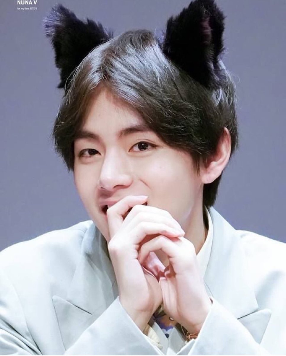 Gerçekten anlamıyorum bu minnoşun tatlış kalbini nasıl kırabiliyorlar sen onları dinleme Taehyung biz seni her halinle seviyoruz #WeLoveYouTaehyung <a href="/BTS_twt/">방탄소년단</a>