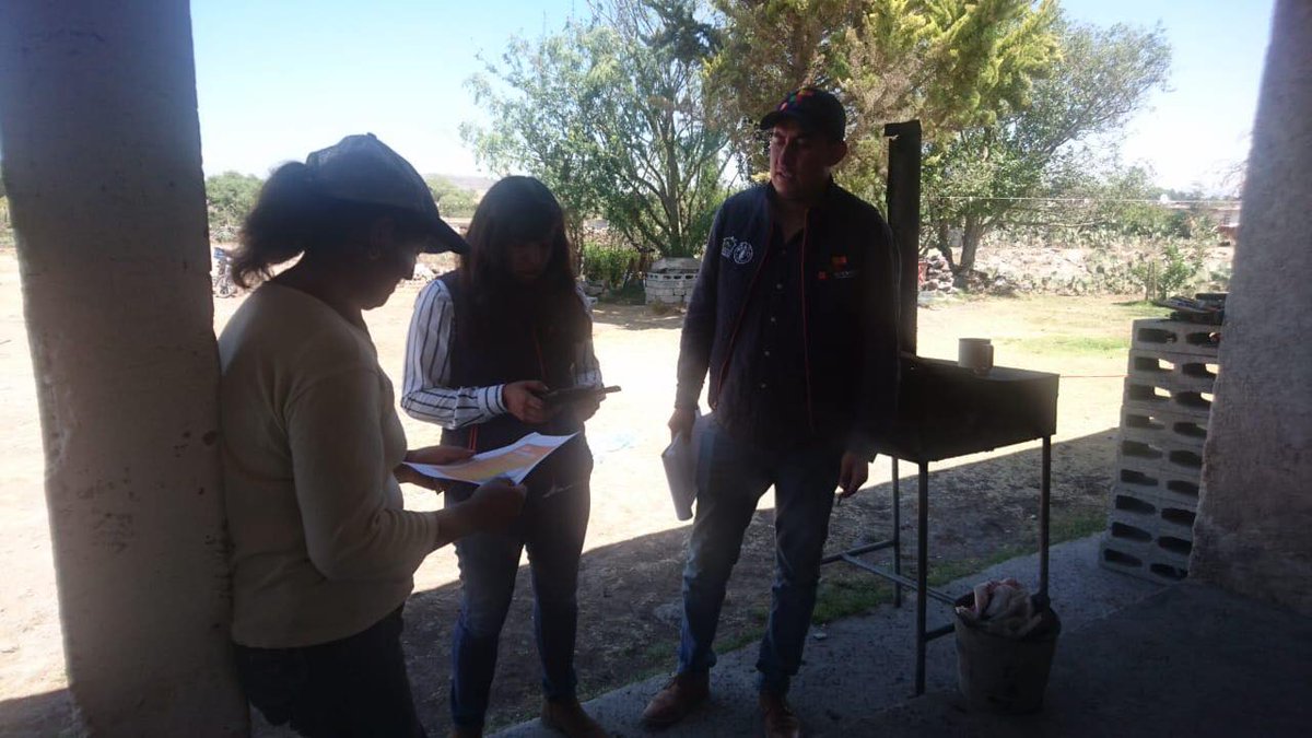 AscensoC's tweet photo. En trabajo directo con las familias beneficiadas del programa #HIDALGO_TE_NUTRE se da revisión y asistencia técnica a los proyecto ya implementados para checar su operatividad y viabilidad, asi como revision de sus animales o equipo, @omarfayad @SEDAGRO_HIDALGO @Car_Muniz https://t.co/jW6crI4aIk