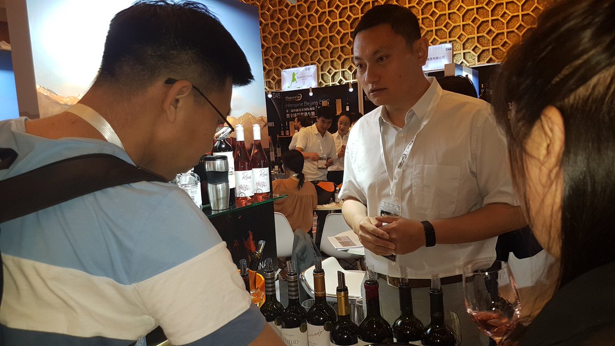 promendoza's tweet photo. Culminó #Interwine2019 #Beijing, con un público asiático cada vez más especializado. Balance positivo de las bodegas participantes. https://t.co/o0Oxf7Zuxz