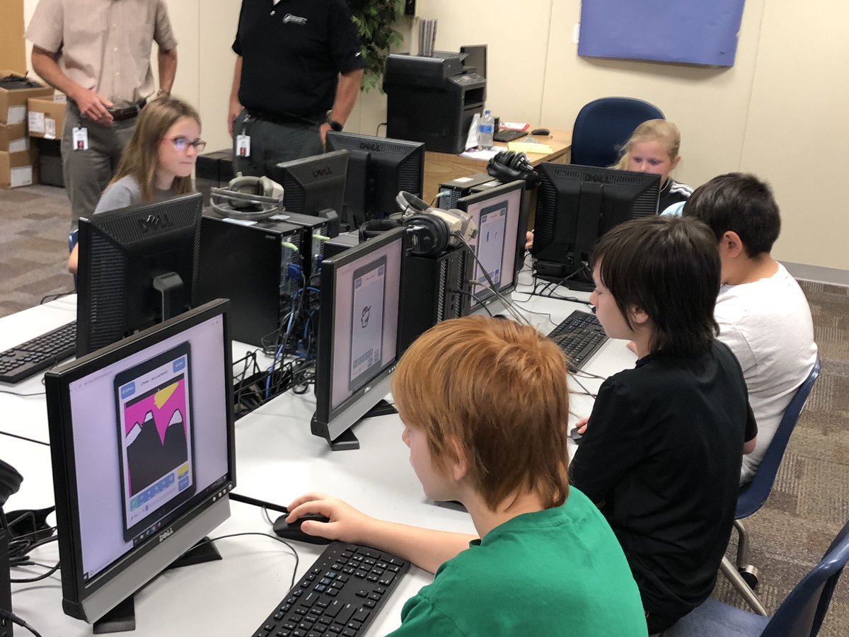 Thuynh912's tweet photo. Even when school is almost out, these @BrysonElem Ss are still learning! They're creating their own game through @sketchnation and sharing their creation with their classmates. This tool is a great intro to coding! #EMSProud https://t.co/XNb15uvMS7