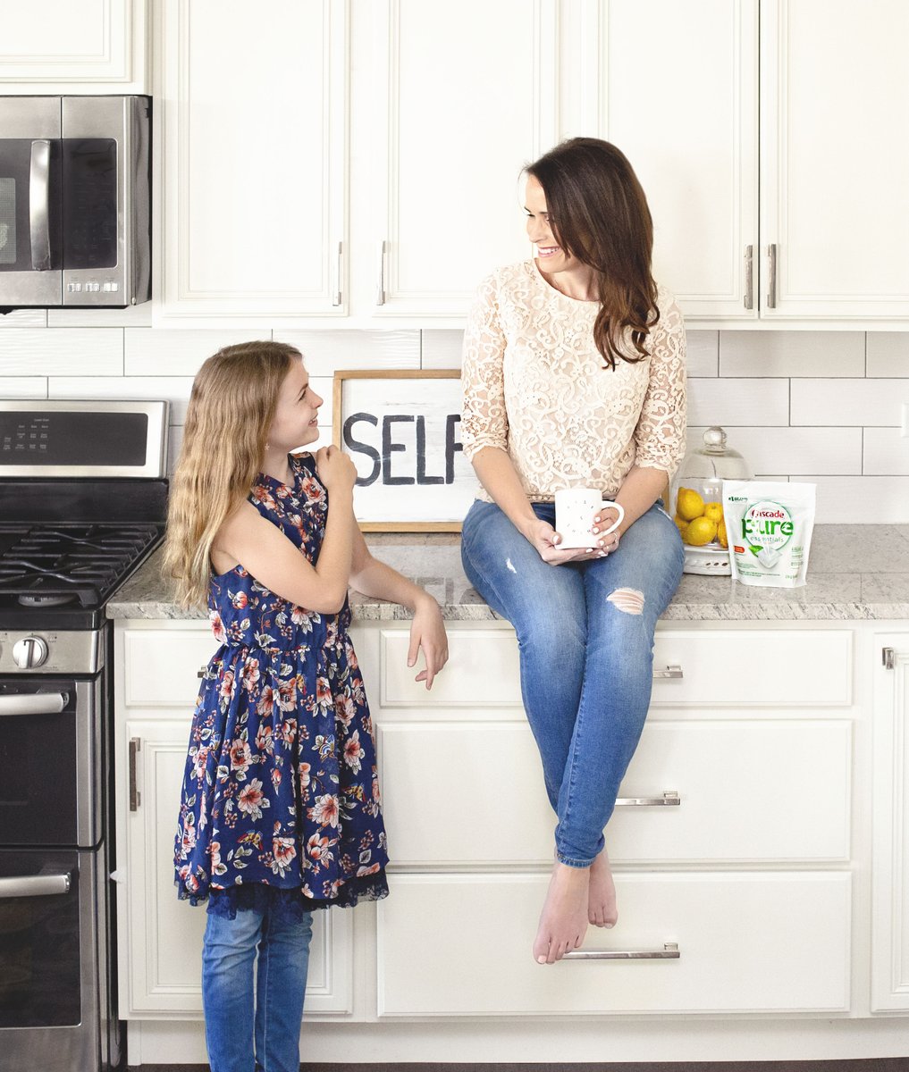 FiveMarigolds's tweet image. Don’t miss this great deal - from now until June 8, receive $1 off @Cascade pure essentials (bag or tub) using @Meijer’s mPerks App. To shop: spr.ly/Rochelle. I love the simplified formula and can feel good using it in my home! #ad #PureEssentials