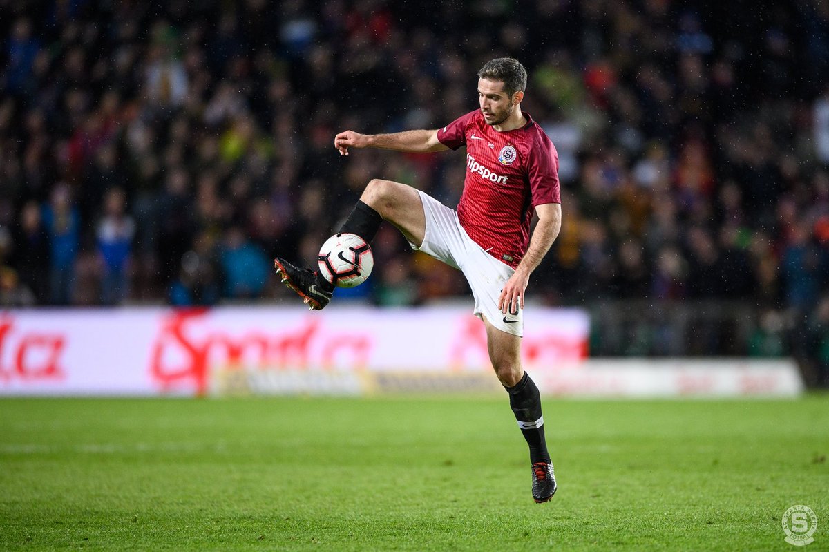 ACSparta_CZ's tweet photo. Roční hostování Alexe Chipcia ve Spartě končí a klub na rumunského obránce neuplatní opci. Třicetiletý fotbalista se tak formálně vrací do belgického RSC Anderlecht. Alexi, děkujeme a přejeme mnoho štěstí v další kariéře! 👍 #acsparta
➡️ https://t.co/UbRZiwUTnV https://t.co/iW2j9JoNAP