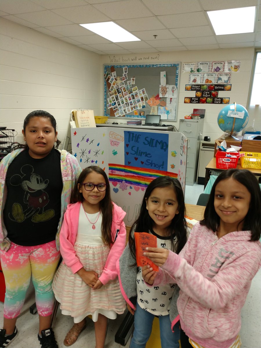 SUG_STEAM's tweet photo. Getting ready for our economics fair tomorrow.  Making "store" fronts to advertise our wares. https://t.co/PX7nACezyR