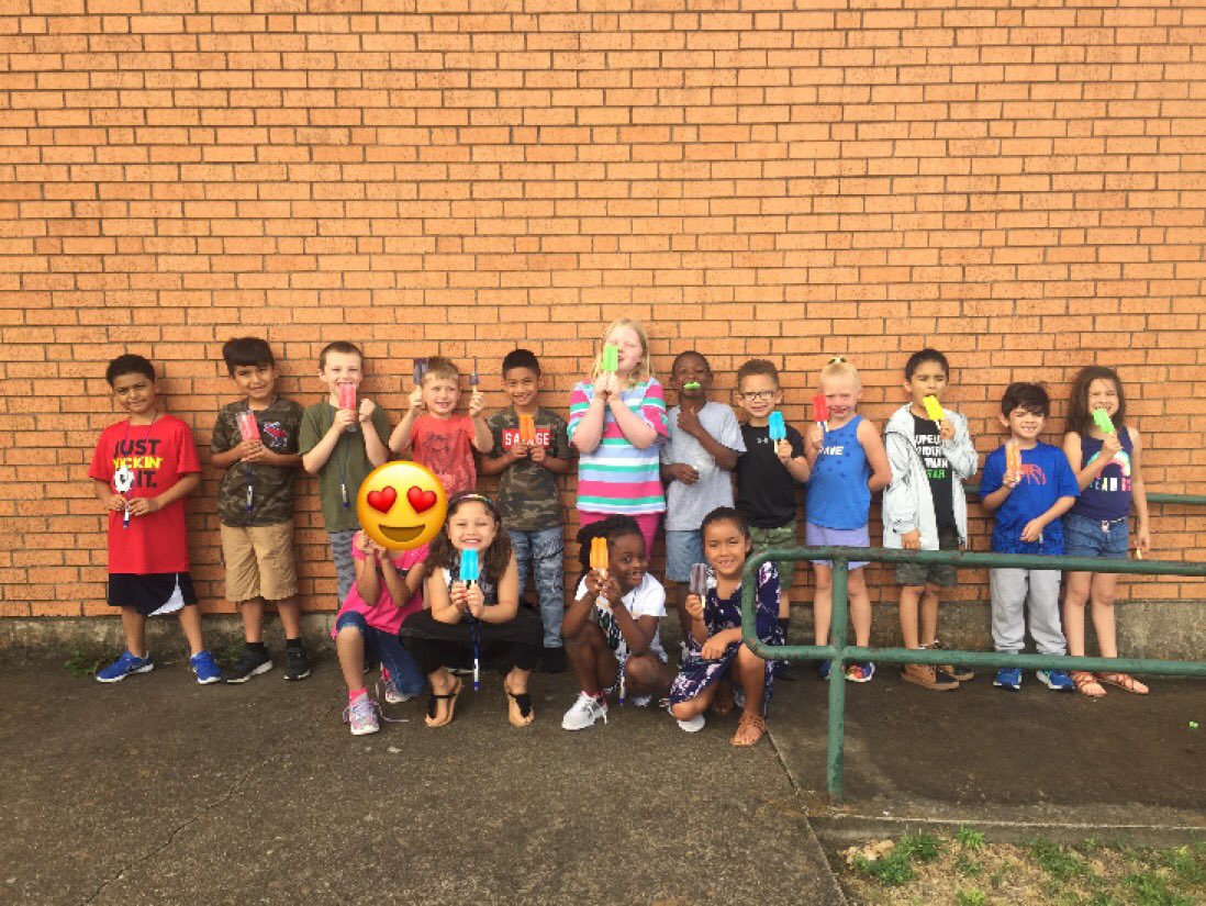 mrsdeleon2007's tweet photo. Celebrating the last day of 1st grade  with popsicles @hachienorthside https://t.co/kUG0e4I3Rz