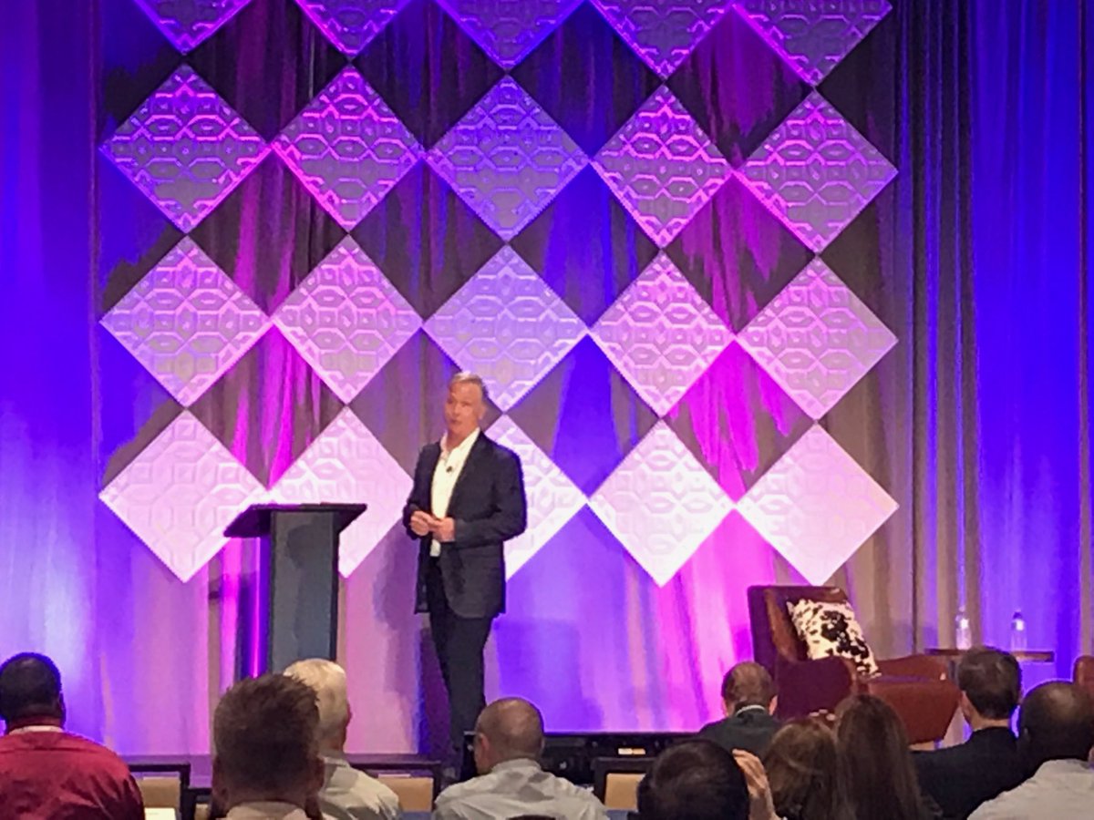 rdkugelISG's tweet photo. CEO Mark Hatton takes the stage to welcome everyone to the 25th Dialog. #dialog2019 #LongviewSolns https://t.co/B2gOEi3Xju