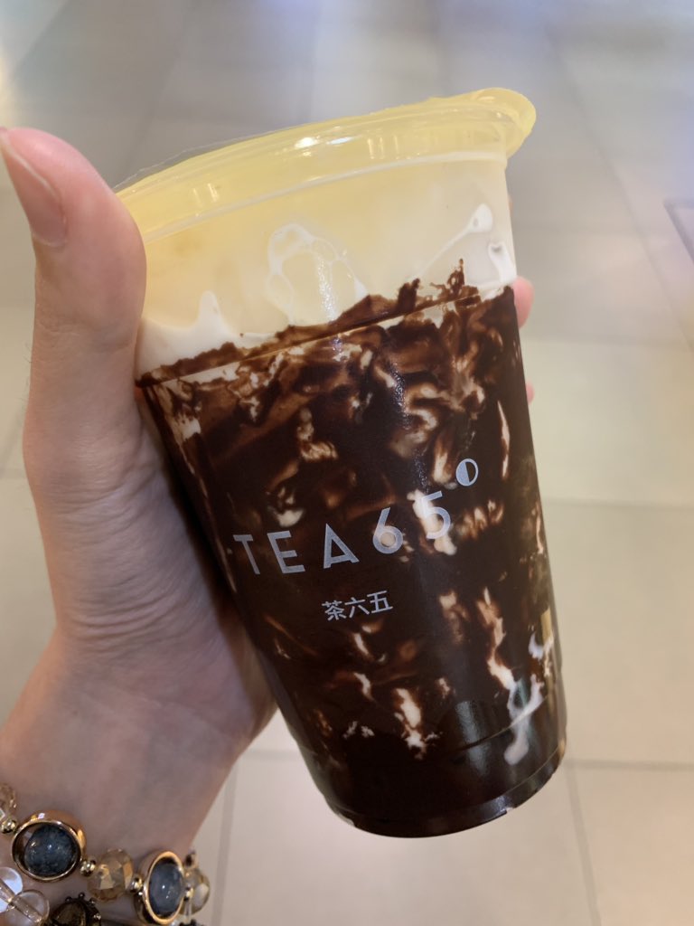 m4im4ipurin's tweet photo. รีวิว ร้านชาที่เริ้บที่สุดตอนนี้
TEA65 สยาม
ชอบตรงหวานน้อยมากๆและยังอร่อยอยู่นี่แหละ ที่พีคคือมีไข่มุกดาร์คช็อค ฟินเว่อ 

ปล.ในรูปไม่ใช่ชา เป็นนมสดไข่มุกดาร์คช็อค แต่ปกติสั่งชาประจำ :)

#cherrypiereview https://t.co/JtgAAD29aN