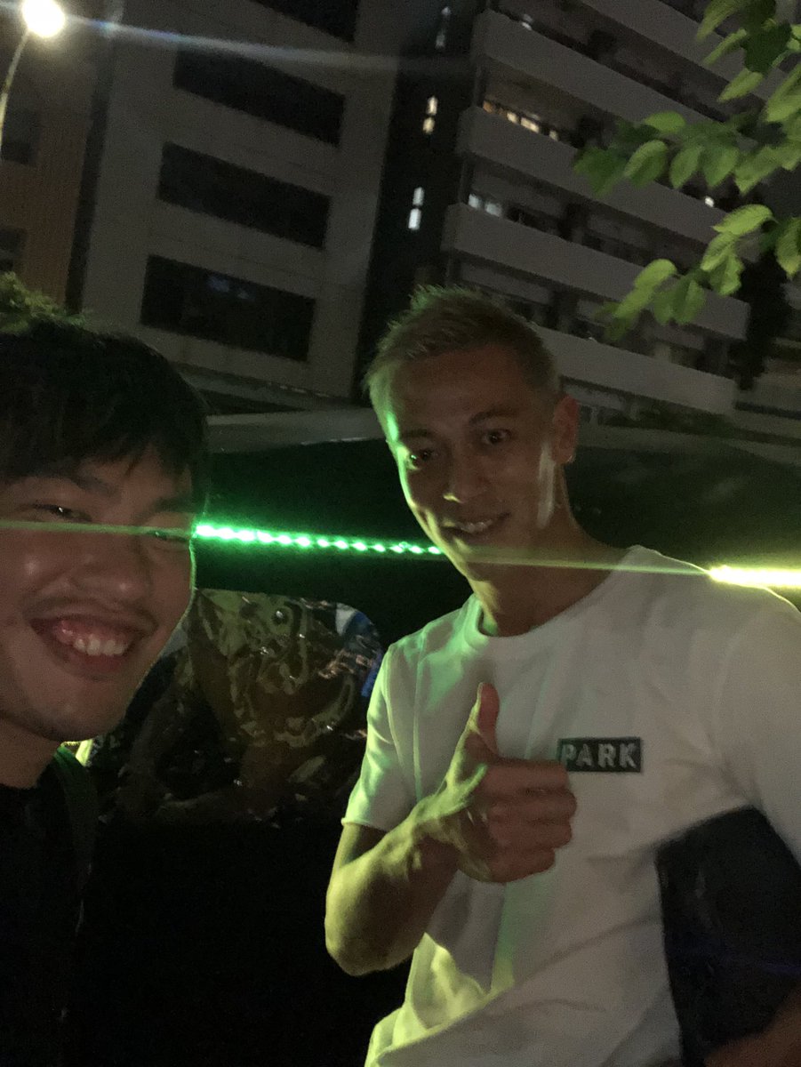 僕が円払うので 僕にサッカーを教わりたい人っていますか 本田圭佑のまさかの提案に長友佑都が反応 Togetter 僕が円払うので 僕にサッカーを教わりたい人っていますか 本田圭佑のまさかの提案に長友佑都が反応 Togetter