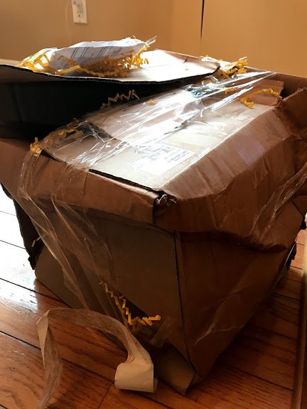 TheJerseyMomma's tweet image. Look how @UPS delivered this package yesterday. I was home when they dropped it off but they did not come to the front door or ring the doorbell. They left it by my garage in the rain! Nice job, #UPS! #UPSFail  😡😡