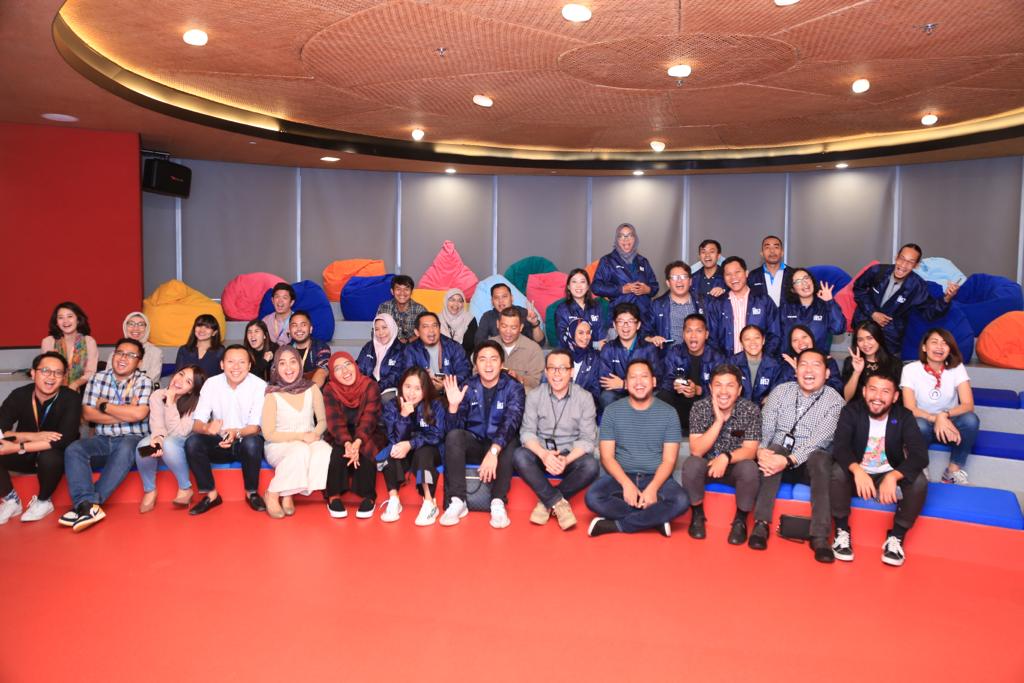 IG : turissendaljepit tweet media