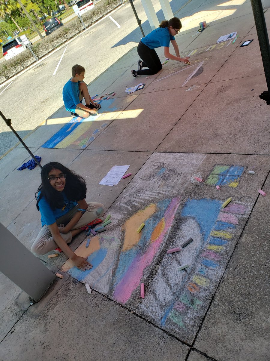 Cahillmomof6's tweet photo. Coming along nicely and the students are helping each other create their masterpieces! @DMS_CHARGERS @inge_rick #DMSISWHEREITSAT #DMSALLIN #DMSROCKSTARS #DMSsidewalkChalkCompetition2019 https://t.co/2tzbGmB9OT
