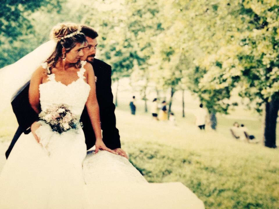 mercer_14's tweet image. Happy 20th Anniversary to the love of my life! And yes we all know I WAY out kicked my coverage and it’s still true today #RayGuy love you Lynn Marie ❤️❤️❤️ #HappyAnniversary