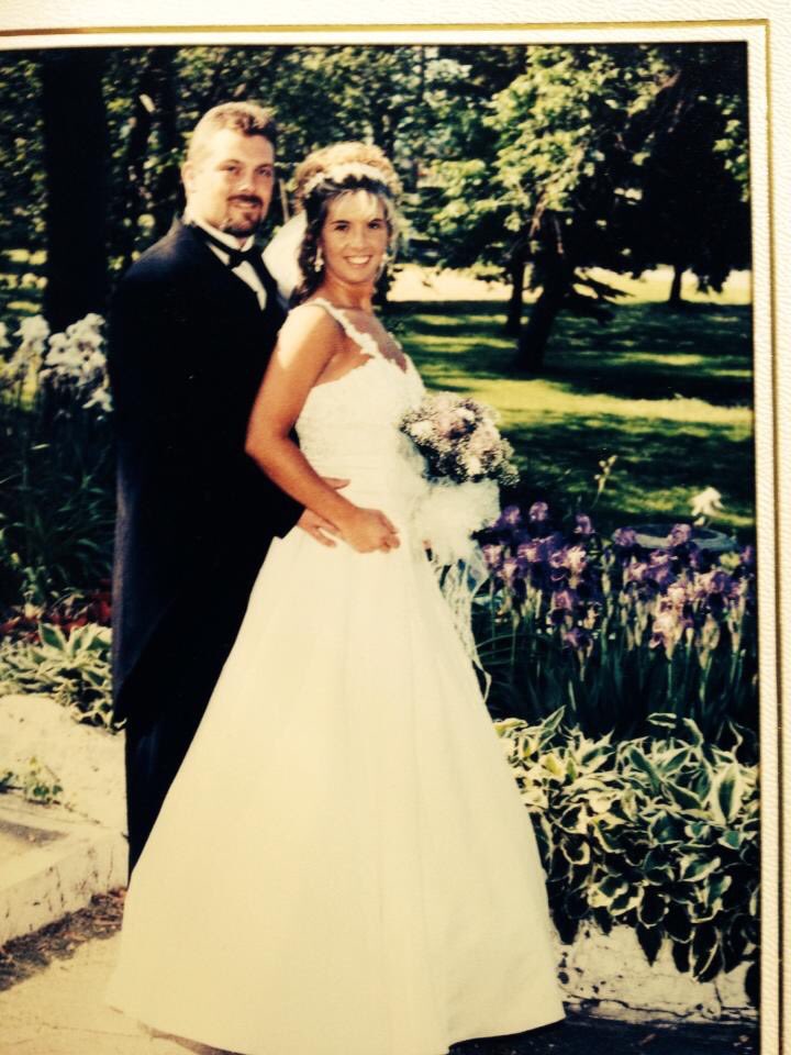 mercer_14's tweet image. Happy 20th Anniversary to the love of my life! And yes we all know I WAY out kicked my coverage and it’s still true today #RayGuy love you Lynn Marie ❤️❤️❤️ #HappyAnniversary