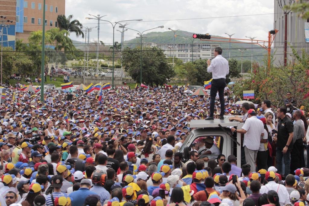 RT x.com/trish_regan/st… LIVE from #Caracas - the man the U.S.&amp; 50+ countries recognize as the PRESIDENT of #Venezuela ⁦<a href="/jguaido/">Juan Guaidó</a>⁩ joins me TONIGHT 8pm exclusively on #OperacionLibertad (Che…  #Freedom #FreedomReign #HappyNoMadLife #HappyNoMad