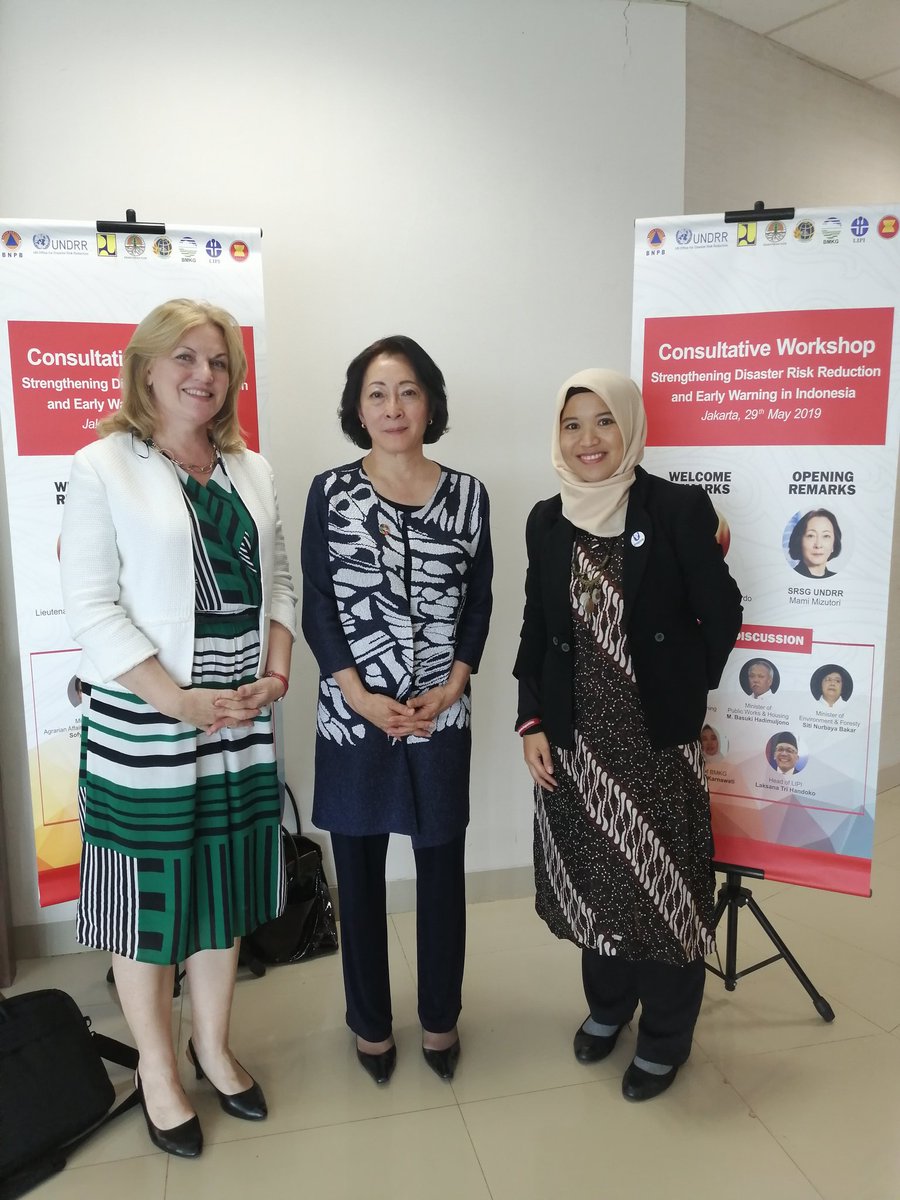 Hanifa27842431's tweet photo. Met and got motivated by @HeadUNISDR Ms. Mami Mizutori, Ms. Loretta, Chief @UNDRR_AsiaPac, @animesh00, and Iria during consultative workshop on strenghtening #DRR and #EWS at @BNPB_Indonesia.
@uinspire_id #ppmbitb #youth #youngscientist #youngprofessionals #seti4drr https://t.co/9fF9YMcQGl